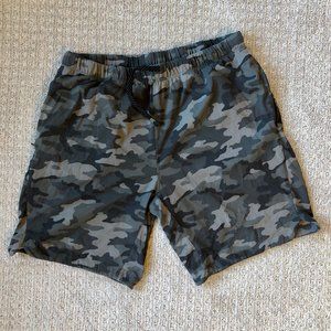 Fabletics Camo XL shorts